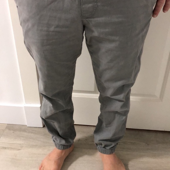 Men’s large, Old Navy “built in flex” , cotton joggers. - Picture 4 of 6